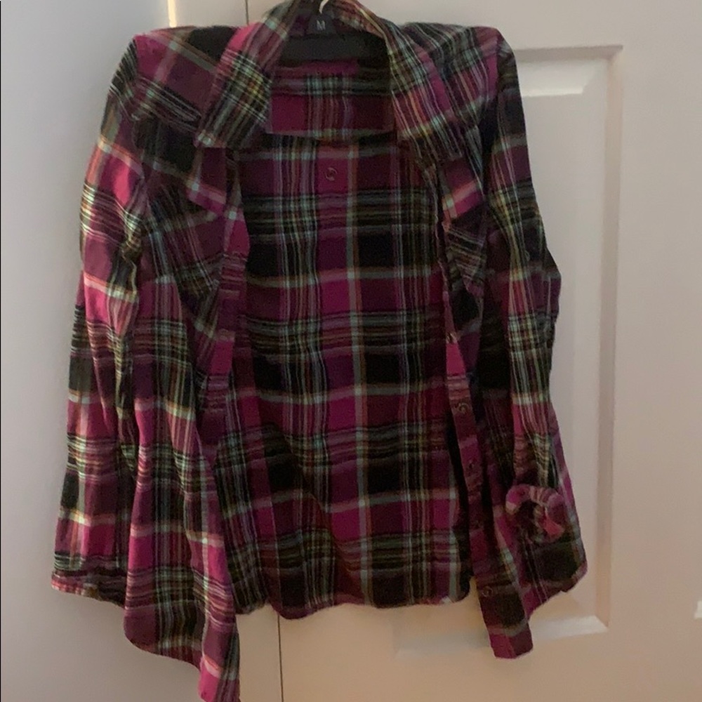 Super cute plaid shirt